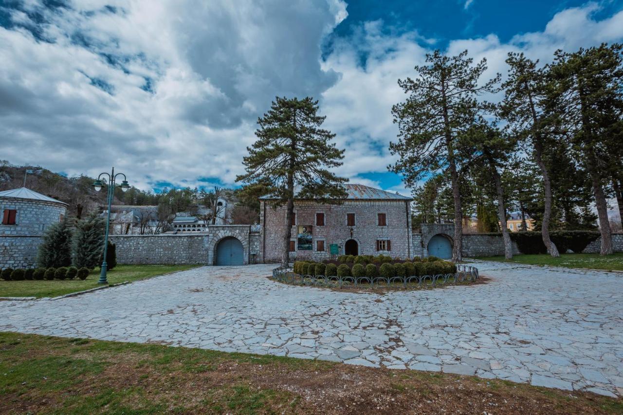 Hotel Dapcevic Cetinje Kültér fotó